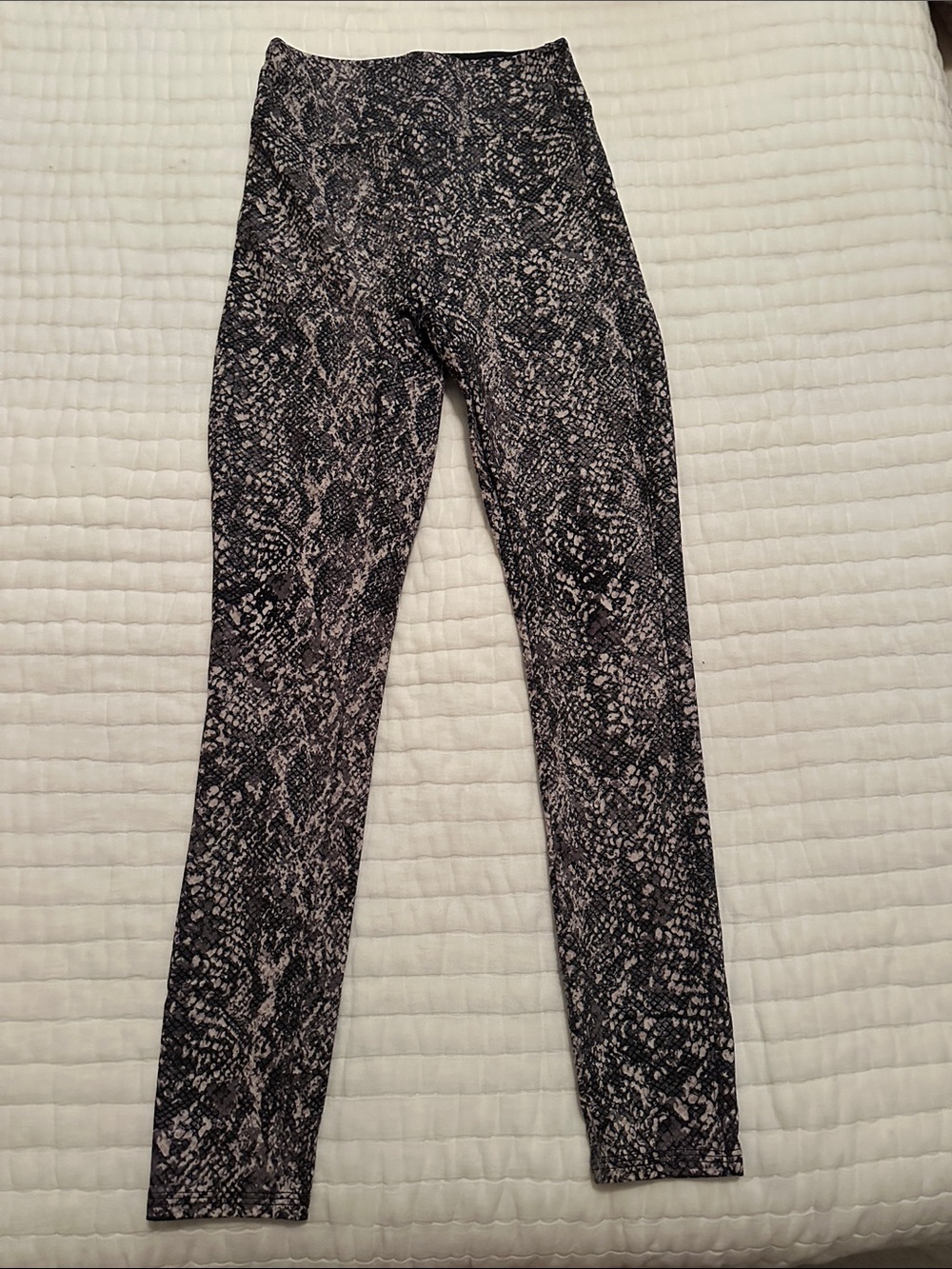 SPANX Snake-Print Leggings - Black & Gray